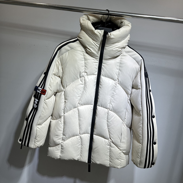 ハイクオリティダウンジャケット側面デザイン